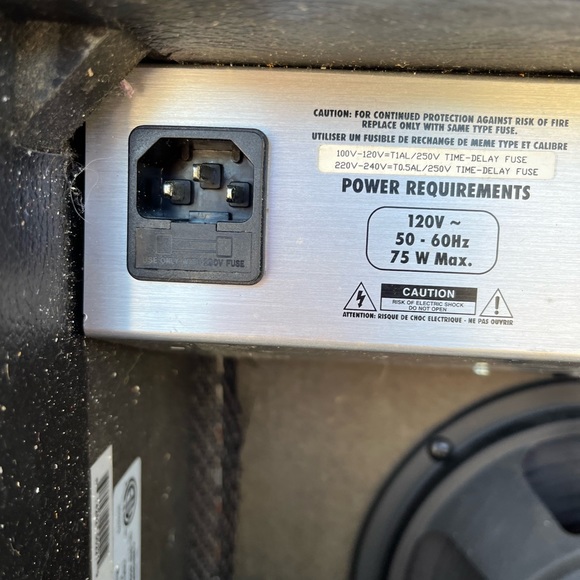 LINE 6 AMP, SPIDER CUSTOM DESIGN 15 watts, 8” speakers - Picture 9 of 12